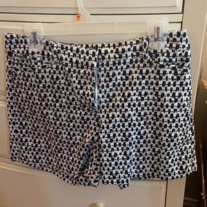 Black house white market 5in shorts